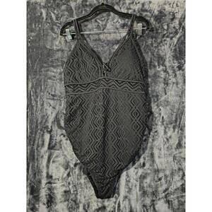 A Pea in The Pod Swimsuit One Piece Large